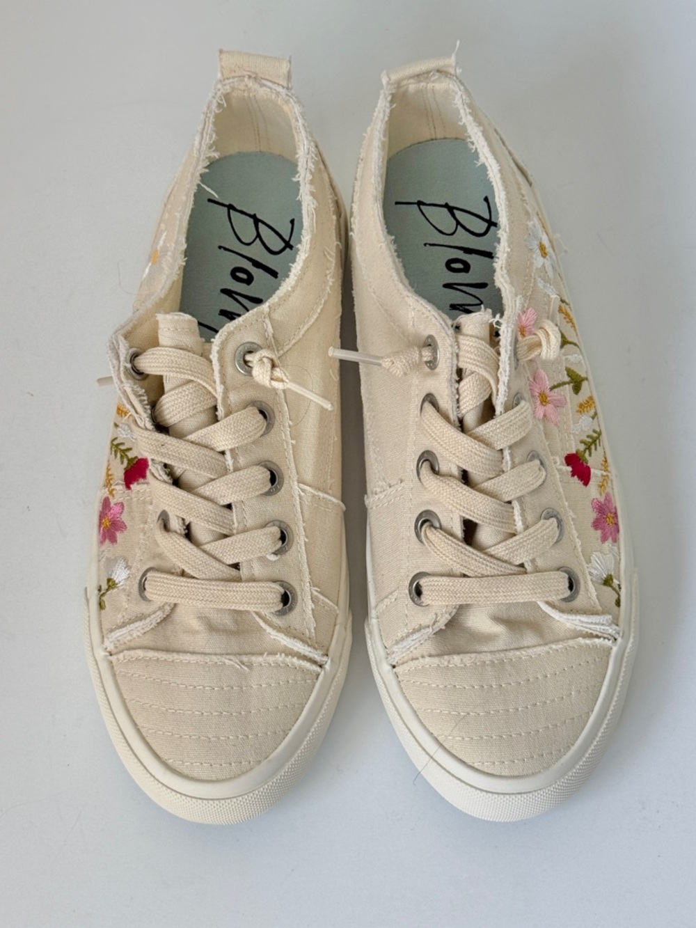 Blowfish NEW Malibu Beige Vivid Floral Embroidered Platform Slip-On Sneakers 8 - Picture 4 of 8